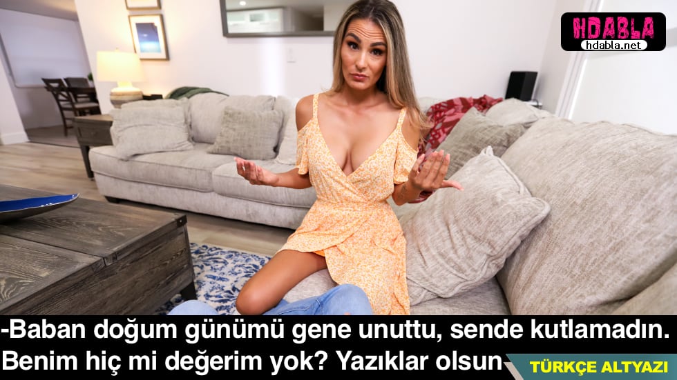 Babam Annemin doğum gününü unutmuş Kadın çok üzgün teselli ettim